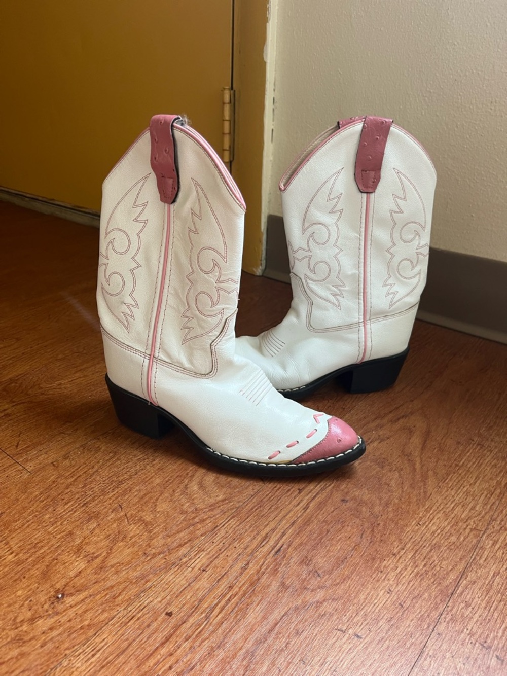Old West White and Pink Cowboy Boots